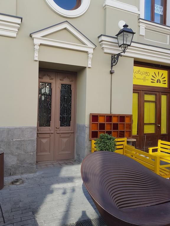 Apartament On Aghmashenebeli 26 تبليسي المظهر الخارجي الصورة