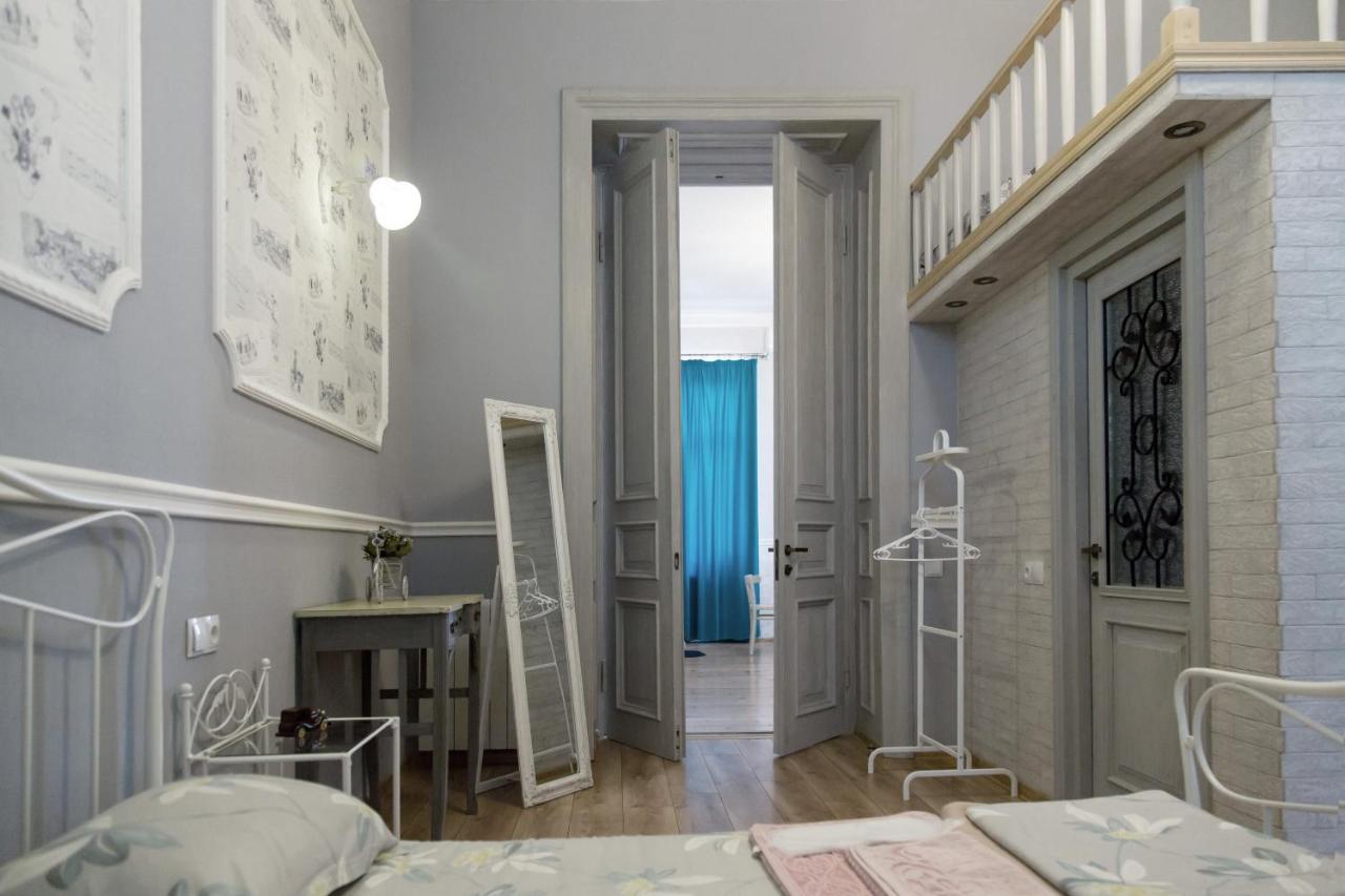 Apartament On Aghmashenebeli 26 تبليسي المظهر الخارجي الصورة