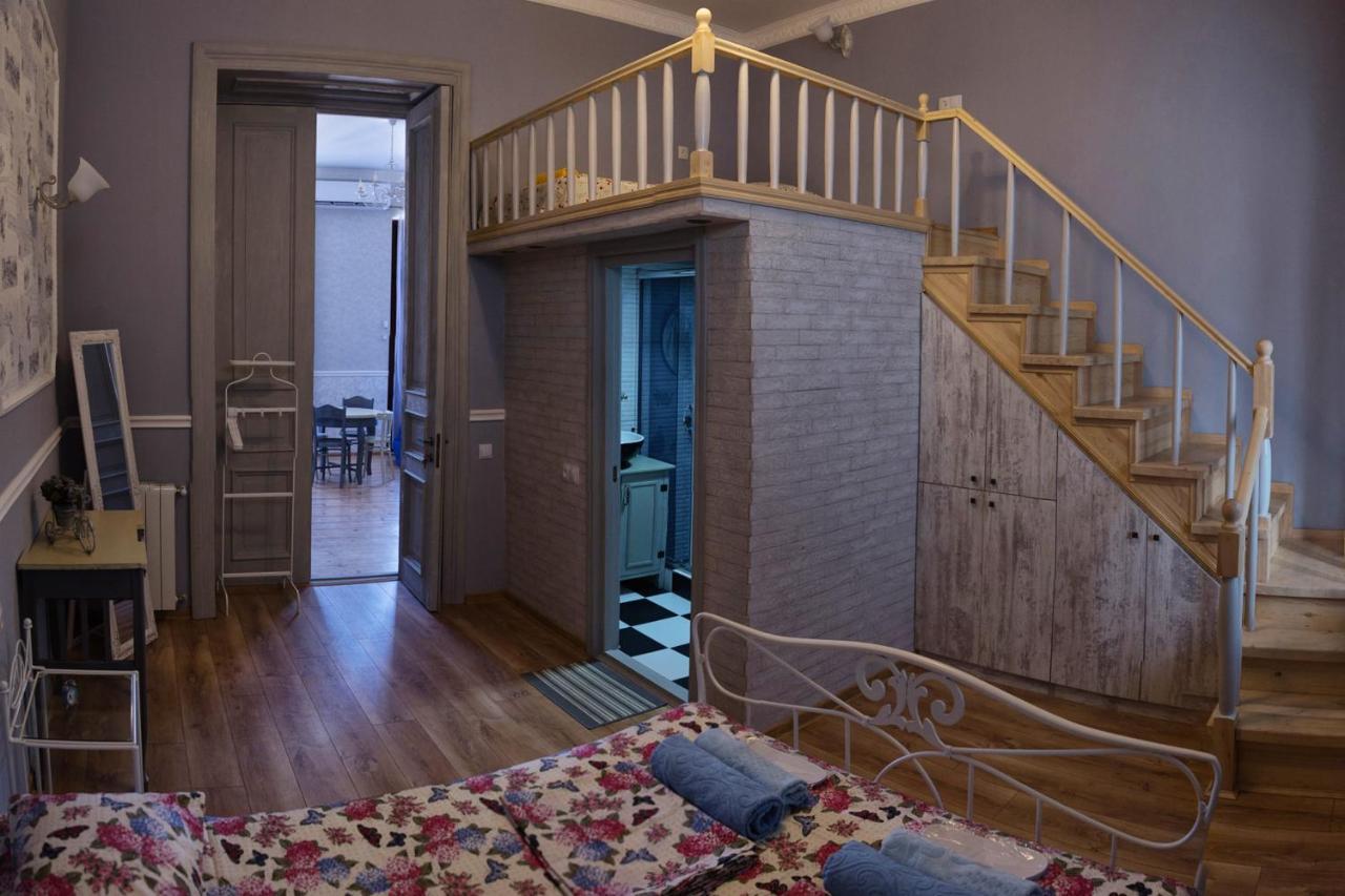 Apartament On Aghmashenebeli 26 تبليسي المظهر الخارجي الصورة